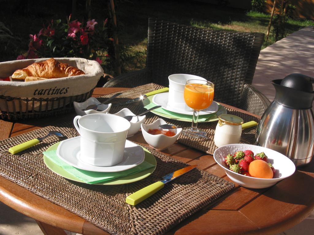 Mas De L'Olivette Bed & Breakfast Cotignac Exterior photo